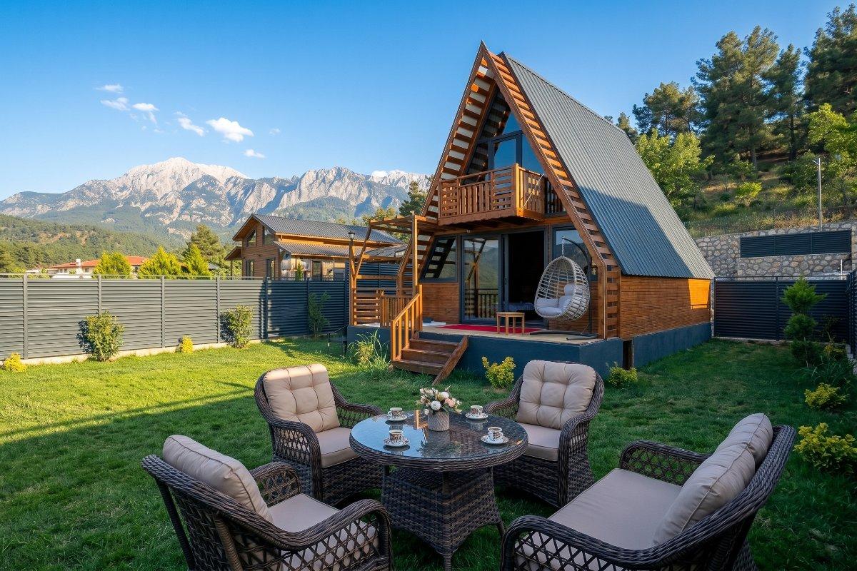 Ada Balkonlu Bungalov
