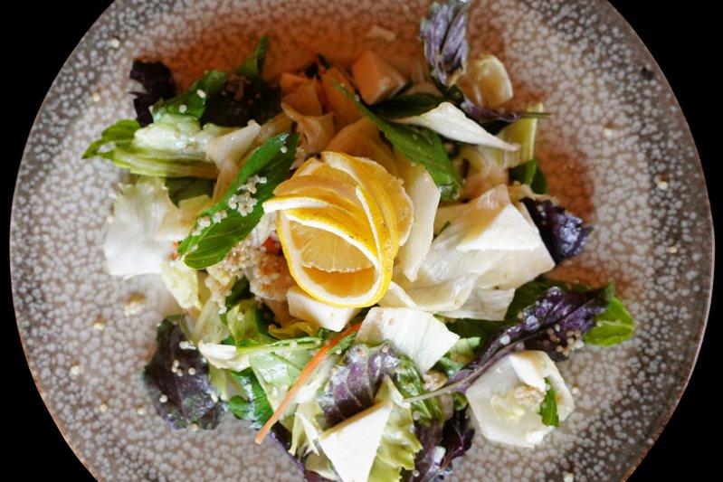 Ezine Peynirli Kinoa Salata